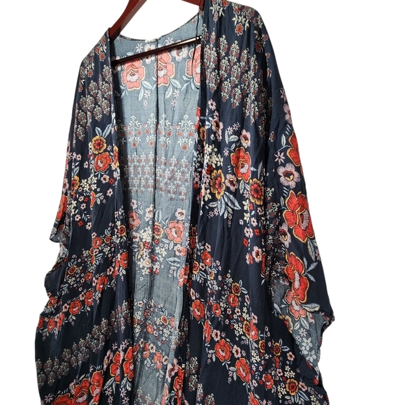 En Creme Dark Floral Kimono Large Blue - Picture 2 of 7